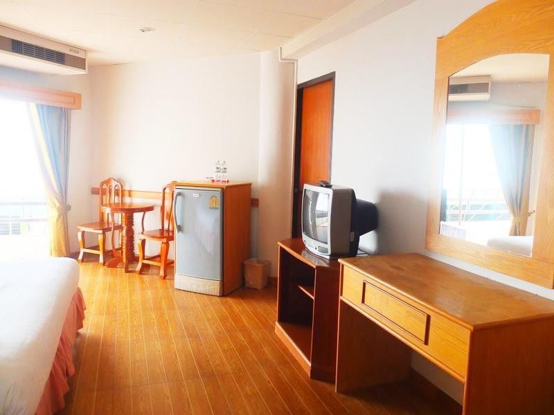 Skaw Beach Hotel Pattaya Ngoại thất bức ảnh