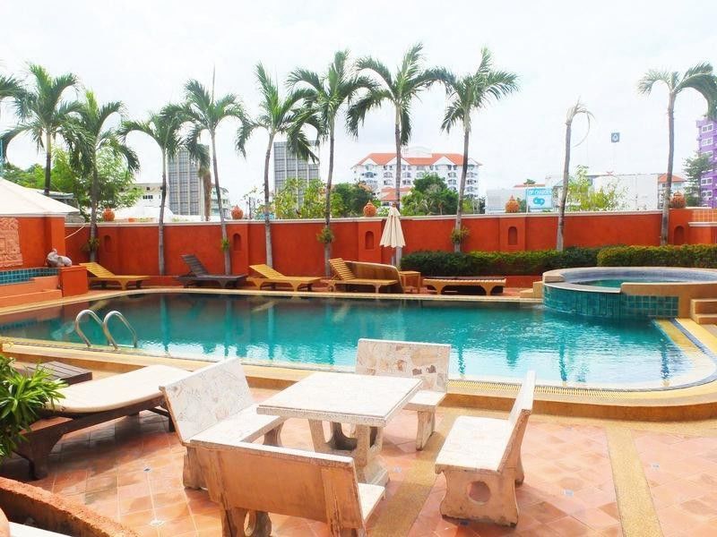 Skaw Beach Hotel Pattaya Ngoại thất bức ảnh