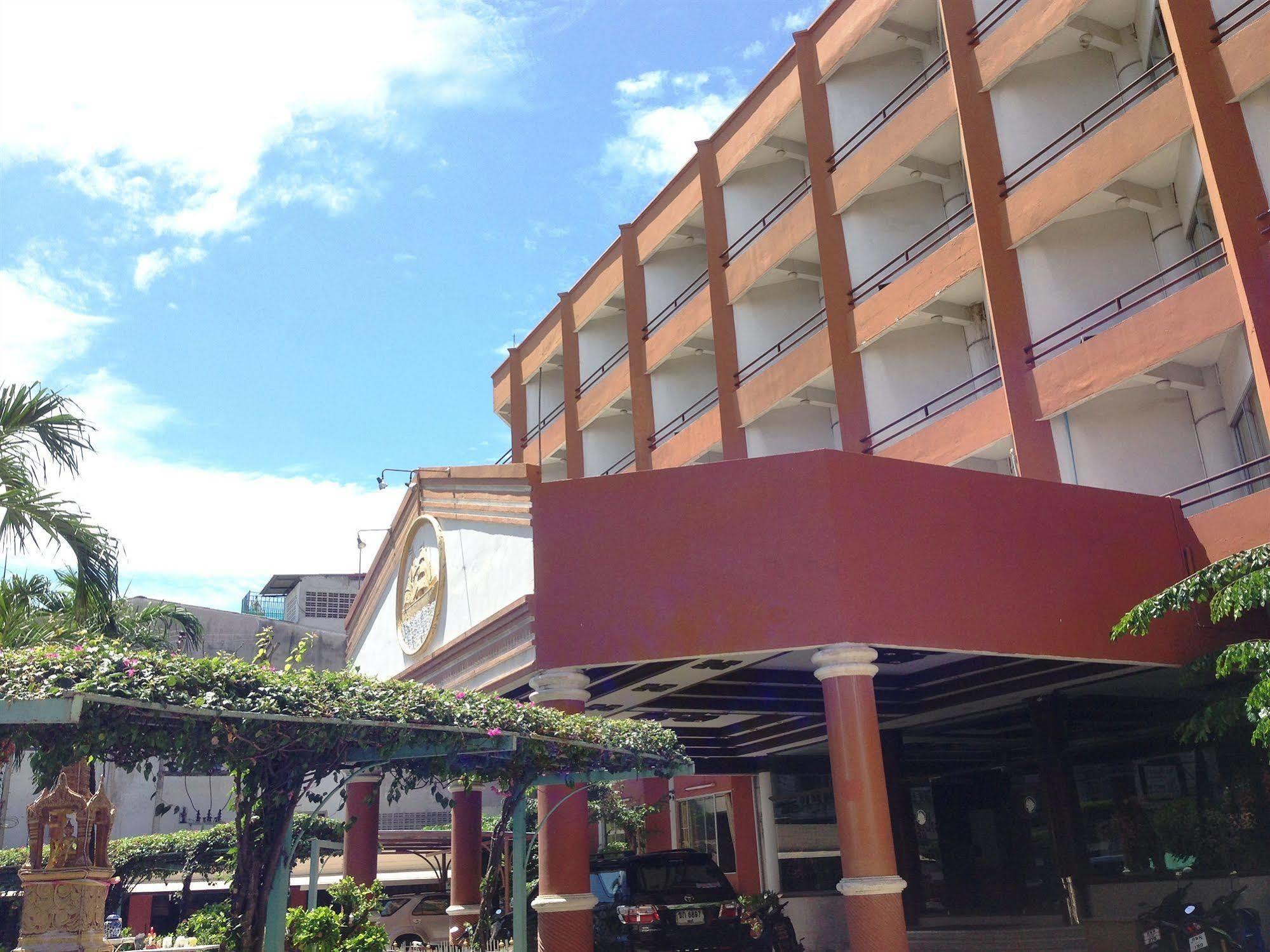 Skaw Beach Hotel Pattaya Ngoại thất bức ảnh
