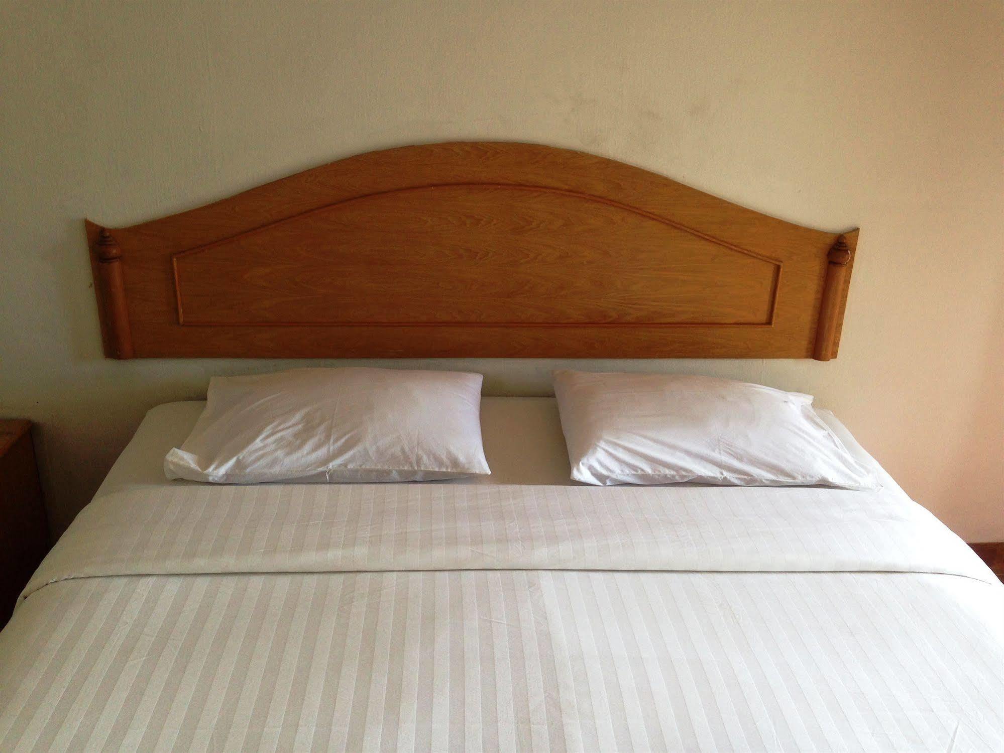 Skaw Beach Hotel Pattaya Ngoại thất bức ảnh
