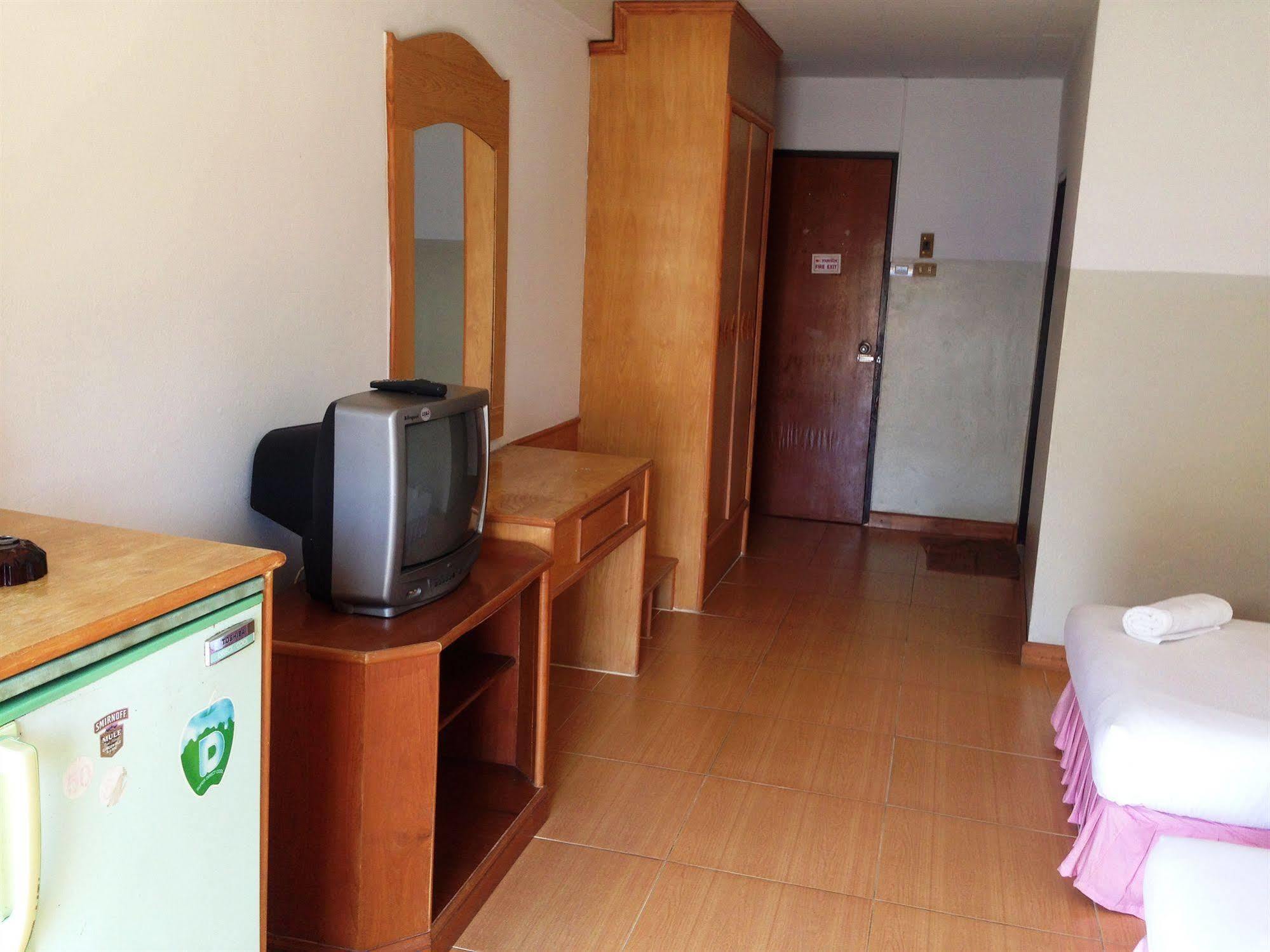 Skaw Beach Hotel Pattaya Ngoại thất bức ảnh