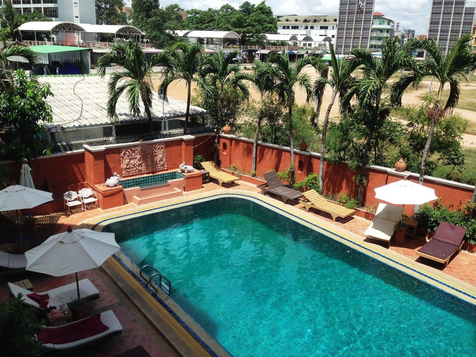 Skaw Beach Hotel Pattaya Ngoại thất bức ảnh